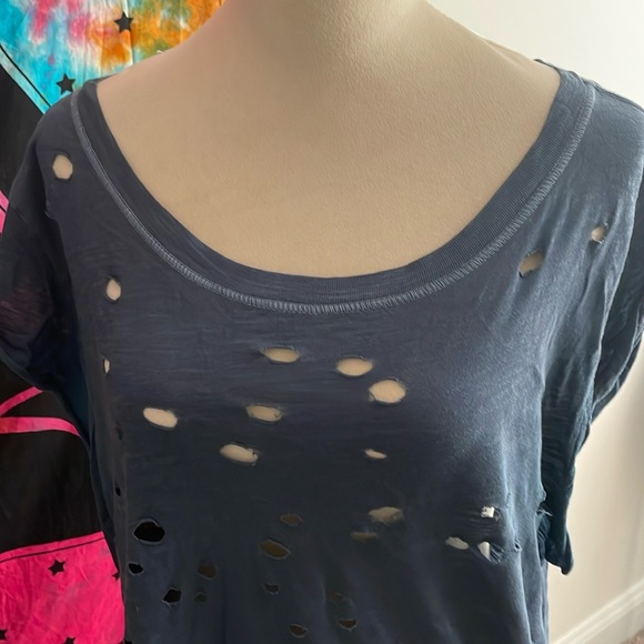 We the Free Distressed Short Sleeve Tank in Blue Size M - Picture 2 of 6